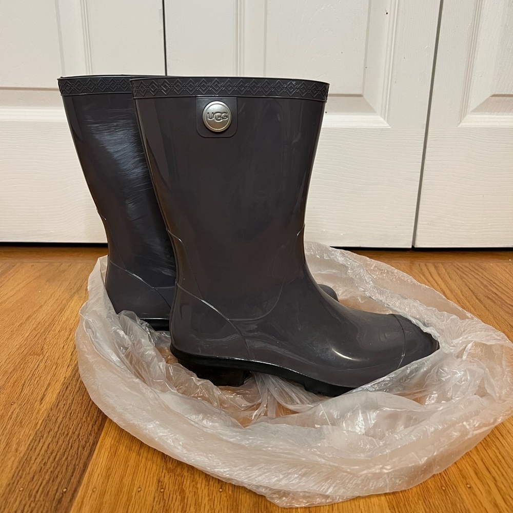 Ugg Rain Boots in purple grey